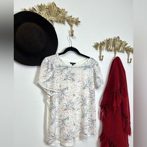 🆕Tulip short sleeve blouse L ptp 22” l 27”